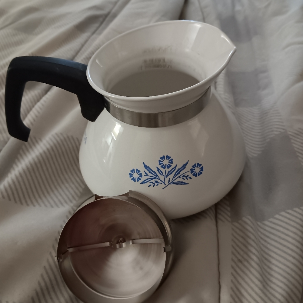 Circa 1970 Corningware teapot - Picture 7 of 10